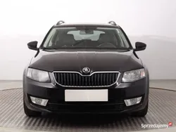 Czarny Używany 2015 Skoda Octavia Kombi | 45 499 zł (Uczciwa cena)
