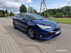 Granatowy Używany 2015 Toyota Avensis Kombi | 39 900 zł (Dość drogi)