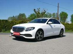 Biały Używany 2017 Mercedes E220 Sedan/Limuzyna | 92 700 zł