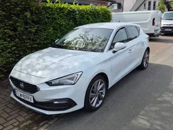 Biały Używany 2021 Seat Leon Sport Hatchback | 66 500 zł (Uczciwa cena)