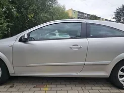 Srebrny Używany 2006 Opel Astra GTC Hatchback | 8400 zł