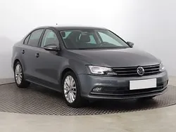 Szary Używany 2017 VW Jetta Sedan/Limuzyna | 49 999 zł (Dość drogi)