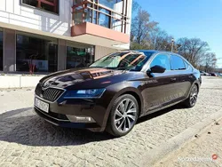 Brązowy Używany 2017 Skoda Superb LAURIN & KLEMENT Sedan/Limuzyna | 82 500 zł (Drogi)