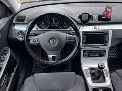Szary Używany 2010 VW Passat Kombi | 18 900 zł