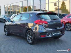 Szary (metalik) Używany 2017 Kia Ceed 2 Hatchback | 38 900 zł (Uczciwa cena)