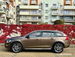 Brązowy Używany 2018 Volvo V60 CC Kombi | 68 500 zł (Super Cena)