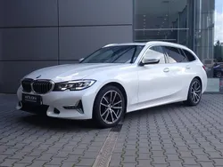 Biały Używany 2019 BMW 320 Kombi | 97 900 zł (Uczciwa cena)