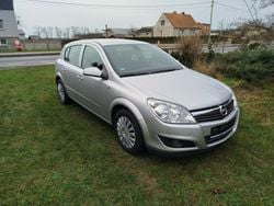 Srebrny Używany 2007 Opel Astra Hatchback | 11 400 zł (Uczciwa cena)