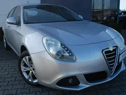 Srebrny (metalik) Używany 2013 Alfa Romeo Giulietta Hatchback | 20 800 zł (Dobra cena)
