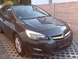 Czarny Używany 2013 Opel Astra Kombi | 17 500 zł (Dobra cena)