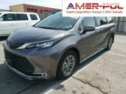 Szary Używany 2021 Toyota Sienna XLE Minivan | 172 000 zł