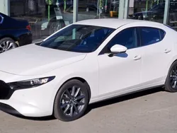 Snowflake white pearl Używany 2023 Mazda 3 Hatchback | 112 900 zł (Dość drogi)