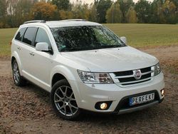 Biały Używany 2015 Fiat Freemont SUV | 49 999 zł (Uczciwa cena)