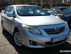 Srebrny Używany 2009 Toyota Corolla Sedan/Limuzyna | 16 900 zł