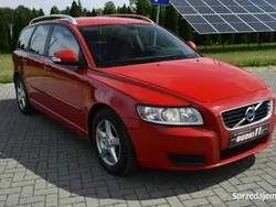 Czerwony Używany 2012 Volvo V50 Kombi | 16 900 zł