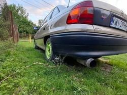 Beżowy Używany 2001 Opel Astra Sedan/Limuzyna | 2500 zł (Uczciwa cena)