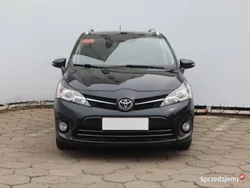 Czarny Używany 2014 Toyota Verso Minivan | 37 999 zł (Uczciwa cena)