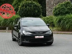 Czarny (metalik) Używany 2019 Chrysler Pacifica Touring SUV | 83 900 zł