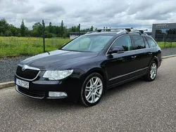Czarny (metalik) Używany 2010 Skoda Superb Kombi | 28 900 zł (Dość drogi)