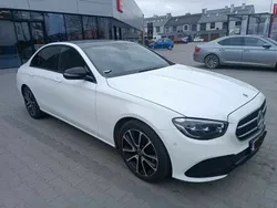 Biały Używany 2021 Mercedes E200 Sedan/Limuzyna | 190 000 zł