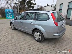 Srebrny Używany 2005 Ford Focus Ghia Kombi | 3999 zł (Dobra cena)
