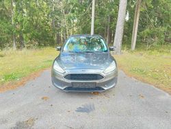 Szary Używany 2017 Ford Focus SE Hatchback | 27 500 zł (Super Cena)