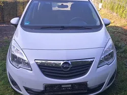 Biały Używany 2010 Opel Meriva Edition Minivan | 17 600 zł (Uczciwa cena)