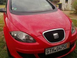 Czerwony Używany 2006 Seat Altea Minivan | 11 500 zł (Uczciwa cena)