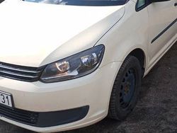 Beżowy Używany 2011 VW Touran Minivan | 15 999 zł (Uczciwa cena)