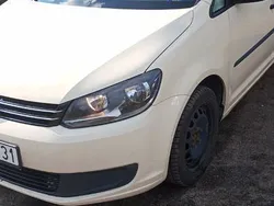 Beżowy Używany 2011 VW Touran Minivan | 15 999 zł (Uczciwa cena)