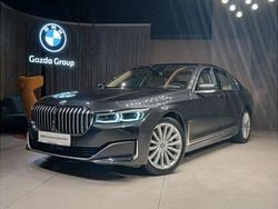 Szary sophisto z brylantowym połyskiem metalizowany Używany 2021 BMW 740L Sedan/Limuzyna | 229 900 zł
