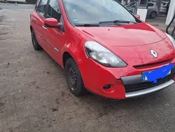 Czerwony Używany 2011 Renault Clio GrandTour Kombi | 5900 zł