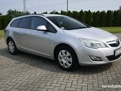 Srebrny (metalik) Używany 2010 Opel Astra Kombi | 14 900 zł (Uczciwa cena)