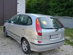 Srebrny Używany 2001 Nissan Almera Tino Minivan | 7500 zł