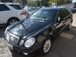 Czarny Używany 2009 Mercedes E200 Classic Sedan/Limuzyna | 24 900 zł