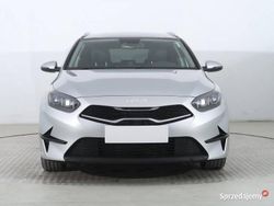 Srebrny Używany 2022 Kia Ceed Kombi | 75 999 zł (Uczciwa cena)