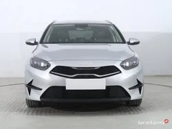Srebrny Używany 2022 Kia Ceed Kombi | 78 999 zł (Dość drogi)