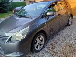 Grafitowy Używany 2009 Toyota Verso Minivan | 14 300 zł (Uczciwa cena)