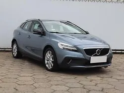 Niebieski Używany 2018 Volvo V40 CC Kombi | 57 999 zł (Uczciwa cena)