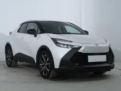 Biały Używany 2023 Toyota C-HR SUV | 131 999 zł (Uczciwa cena)