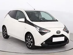 Biały Używany 2018 Toyota Aygo Hatchback | 39 999 zł (Dość drogi)
