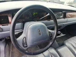 Używany 1999 Lincoln Town Car Sedan/Limuzyna | 9999 zł