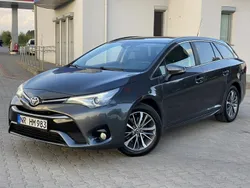 Szary (metalik) Używany 2015 Toyota Avensis Kombi | 47 900 zł (Dość drogi)
