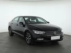 Czarny Używany 2022 VW Passat Sedan/Limuzyna | 99 999 zł (Uczciwa cena)