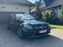Czarny Używany 2019 Mercedes C200 AMG line Kombi | 81 000 zł (Dobra cena)
