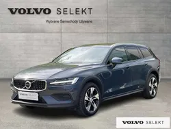 Niebieski Używany 2024 Volvo V60 CC Kombi | 204 900 zł (Super Cena)