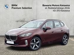 Czerwony piemont metalizowany Używany 2024 BMW 218 Active Tourer Luxury Line Minivan | 129 900 zł (Dobra cena)