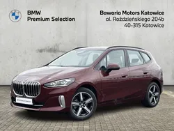 Czerwony piemont metalizowany Używany 2024 BMW 218 Active Tourer Luxury Line Minivan | 149 900 zł (Dość drogi)