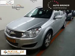 Srebrny Używany 2009 Opel Astra Sedan/Limuzyna | 26 200 zł