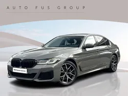 Szary bernina z bursztynowym połyskiem metalizowany Używany 2021 BMW 530 Shadowline Sedan/Limuzyna | 199 900 zł (Drogi)